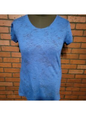 Daisy Fuentes My Favorite T  scoop Neck Slim Fit Cut Cap sleeves - Size LG. Blue